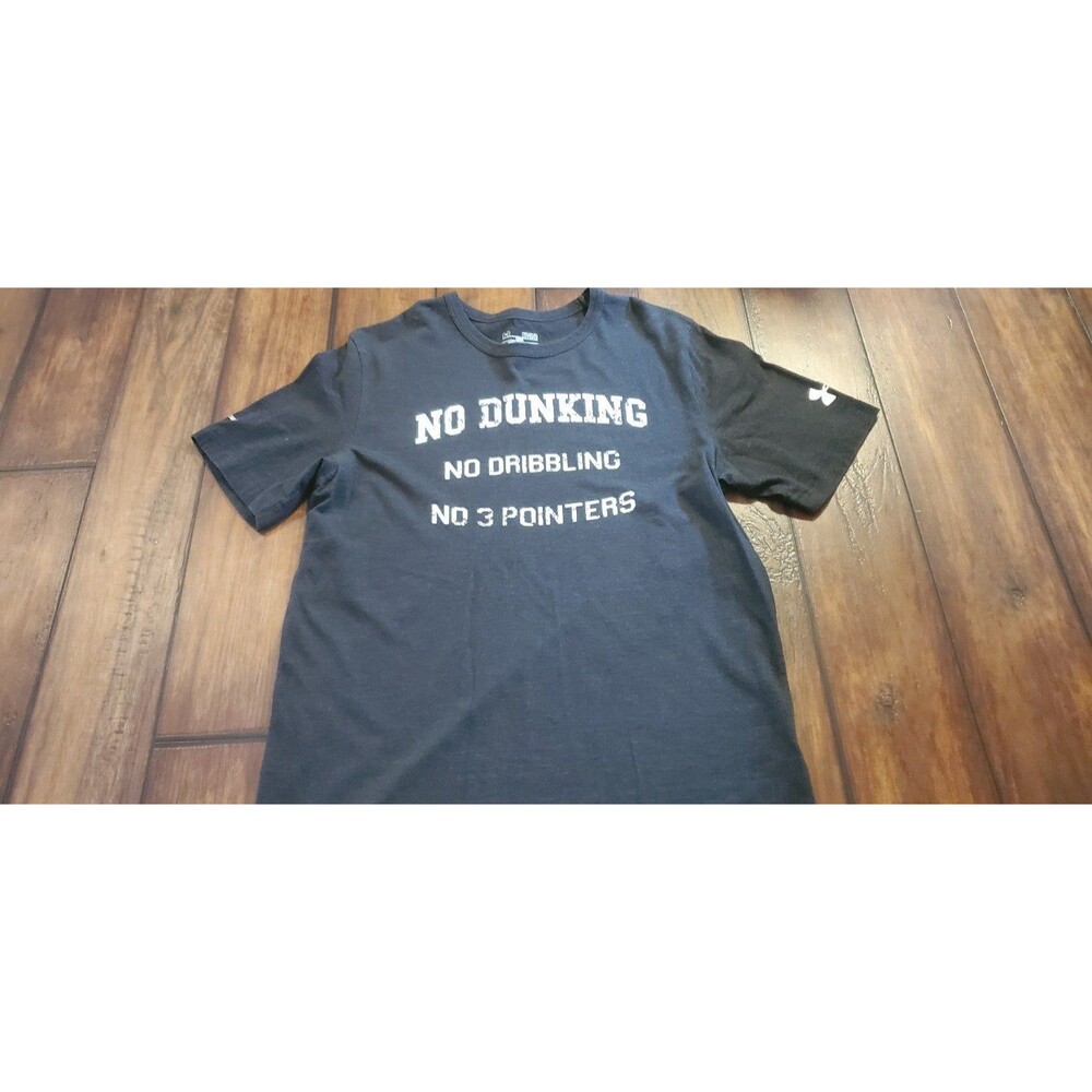 Men's medium Under Armour No Dunking tee
